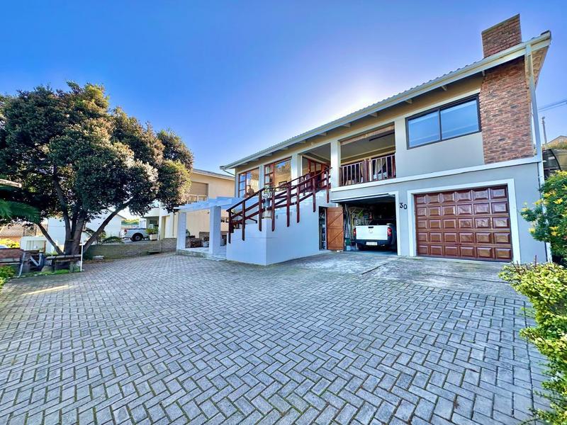 4 Bedroom Property for Sale in Stilbaai East Western Cape